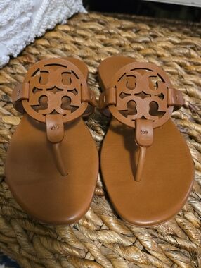 Tory Burch Miller Tan Leather Cutout Thong Sandals With Box And Bag